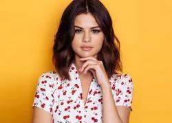 Cortar a música Selena Gomez online grátis.