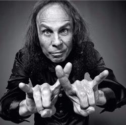 Cortar a música Ronnie James Dio online grátis.